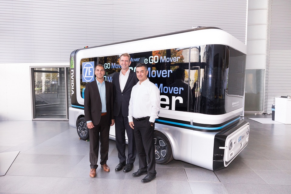 Der elektrisch betriebene e.GO Mover fährt innerstädtisch bis zu zehn Stunden lokal emissionsfrei und kann zusätzlich mit einem Range Extender ausgerüstet werden. Foto: e.Go Mobile AG Der elektrisch betriebene e.GO Mover fährt innerstädtisch bis zu zehn Stunden lokal emissionsfrei und kann zusätzlich mit einem Range Extender ausgerüstet werden. Foto: e.Go Mobile AG